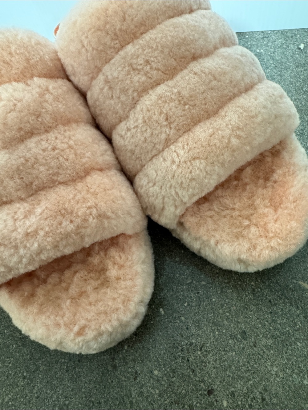 Ugg peach color fur slippers fluff size 11 - Picture 10 of 12